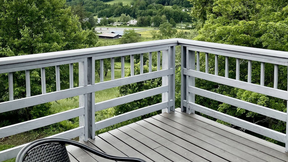 South Woodstock House | Luxury 3BR/2BA Hygge Villa with Fireplace and Views! Pet Friendly