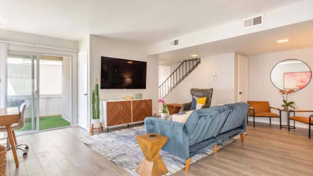 The Strand Apartment | Luxury 3BR Townhouse in Downtown Manhattan Beach