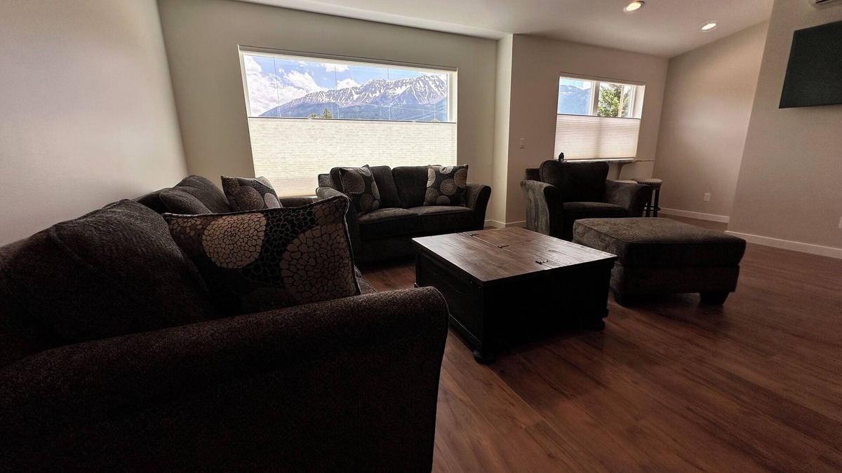 Joseph House | Luxury 3BR Townhome - Walk anywhere in Joseph! (D)