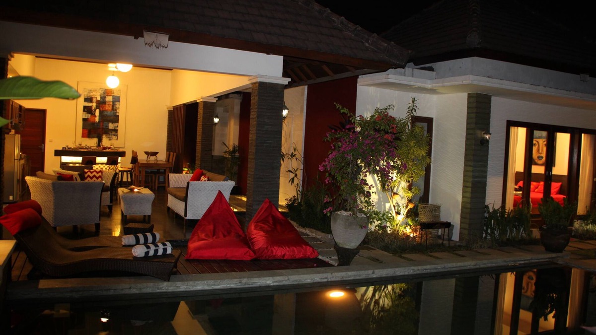 Nakula Villa | Luxury 3BR villa close to Double Six beach