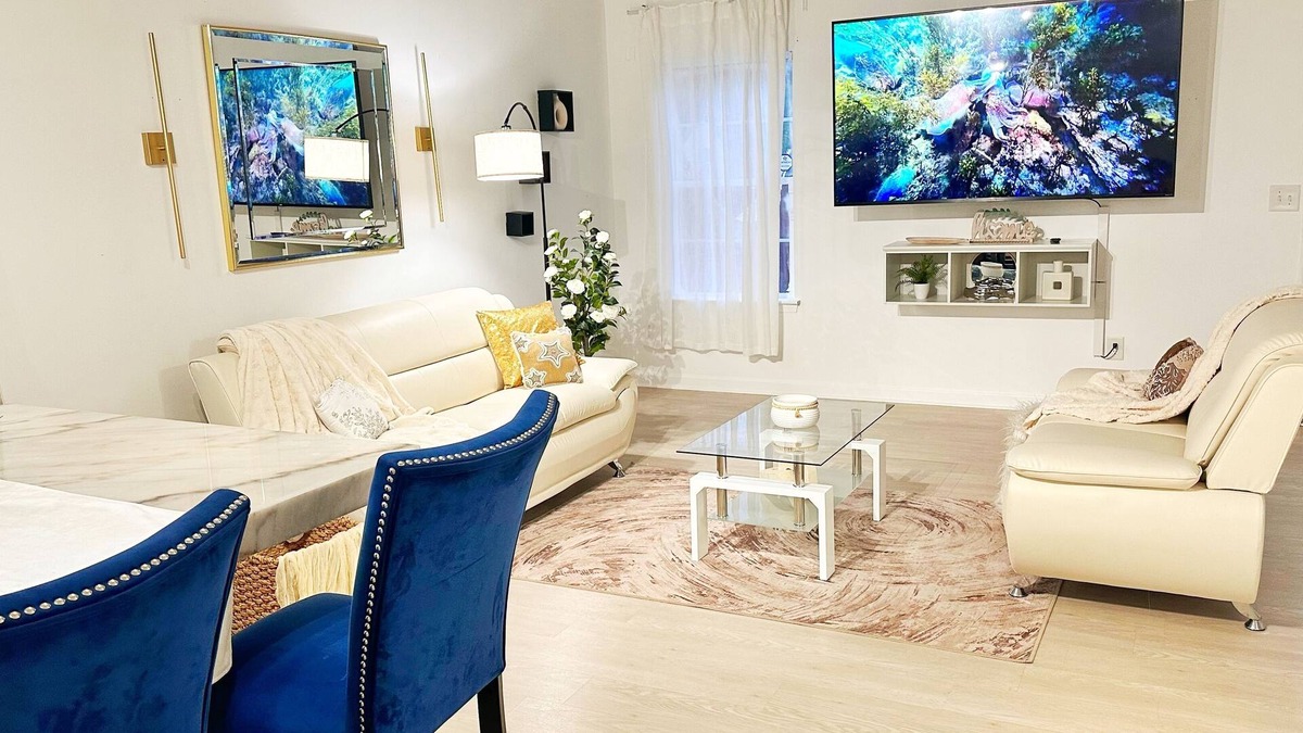 Sunset Road House | Luxury 3BR w King & Queen Beds, Patio, Playground, Uptown CLT, Home w Office