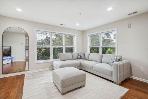 Lowry Hill East House | Luxury 4 Bed 5 Bath Penthouse with Rooftop Downtown Views