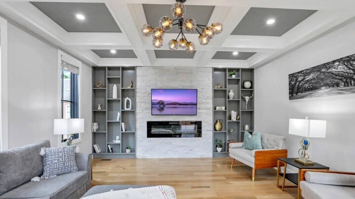 Franklin Park Apartment | Luxury - 4 Bedroom House with two King Size Beds