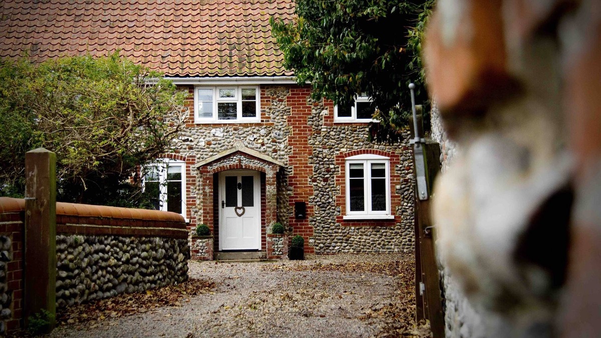 Weybourne Cottage | Luxury 4 bedroom North Norfolk cottage in lovely coastal village location