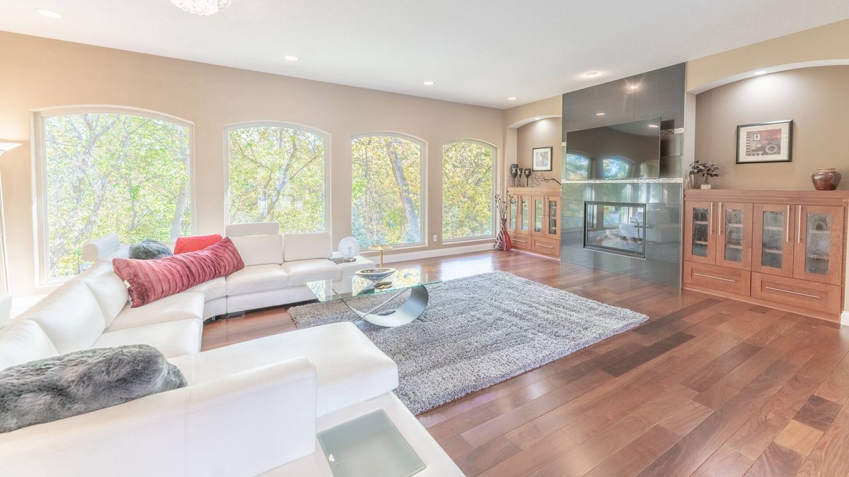Minnetonka House | Luxury 4-bedroom Wayzata Home near Lake Minnetonka