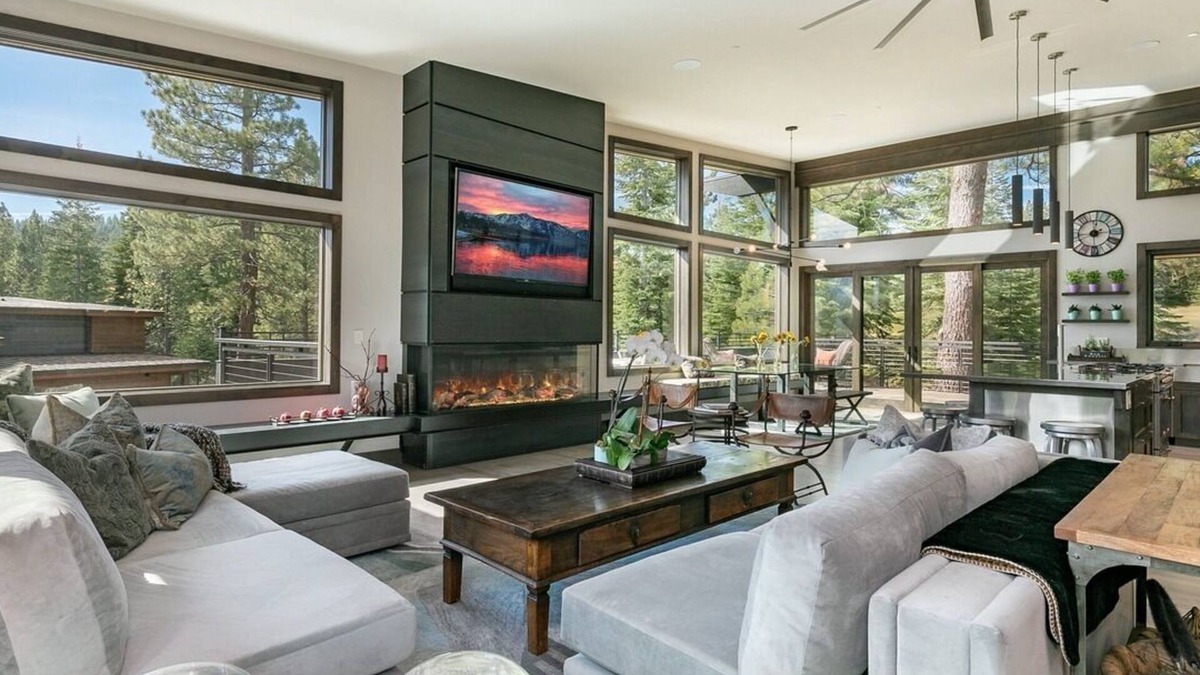 Ponderosa Palisades House | Luxury 4-Bedroom with ensuite bathrooms Mountain Retreat in Schaffer’s Mill