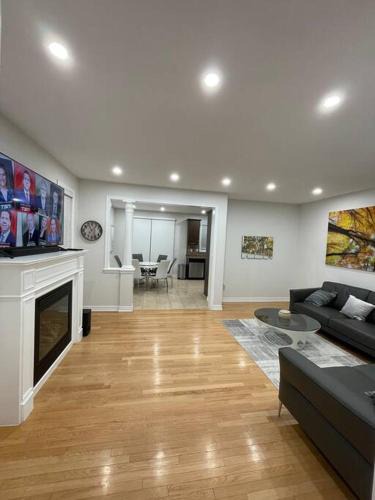 Brampton Apartment | Luxury 4-Bedrooms Home…