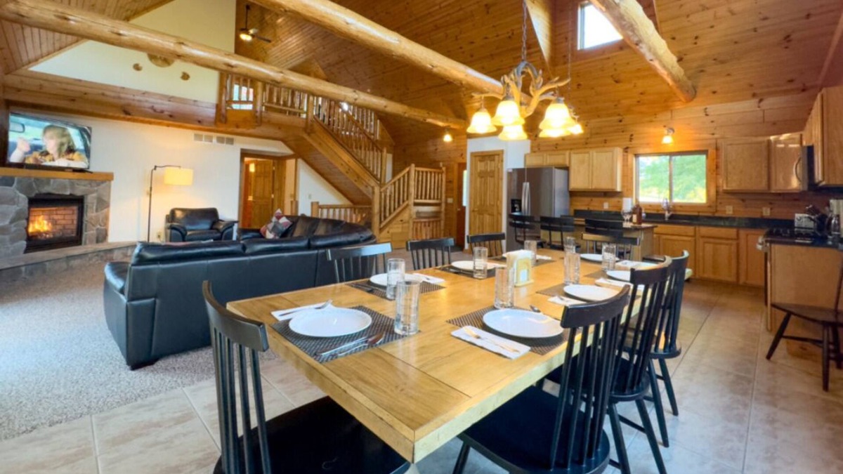 The Galena Territory House | Luxury 4 br Galena Territory rental home with hot tub and game room.