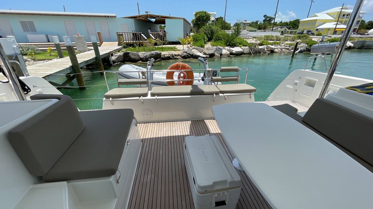 Lubbers Quarters Cay Boat Rental | Luxury 40 ft Catamaran in Marsh Harbour