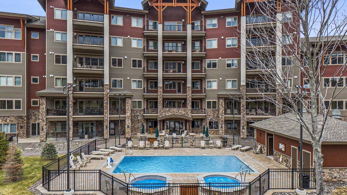 Windham Condo | Luxury 4BR/4BA Ski-In/Ski-Out Mountain Stay "The Four Ski-sons"
