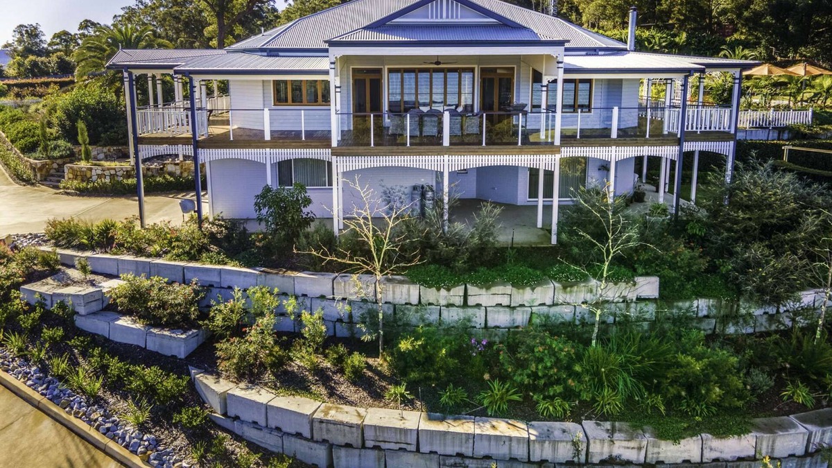 Nana Glen House | Luxury 4BR Home, Sleeps 8, Pool, Pool Pavilion, Rural Setting, Pet Friendly