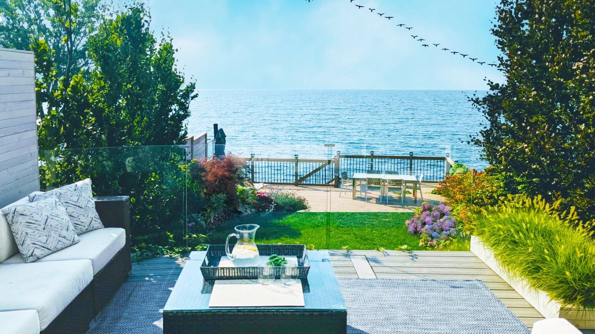 New Toronto House | Luxury 4Brd LAKE FRONT HOUSE in Toronto!