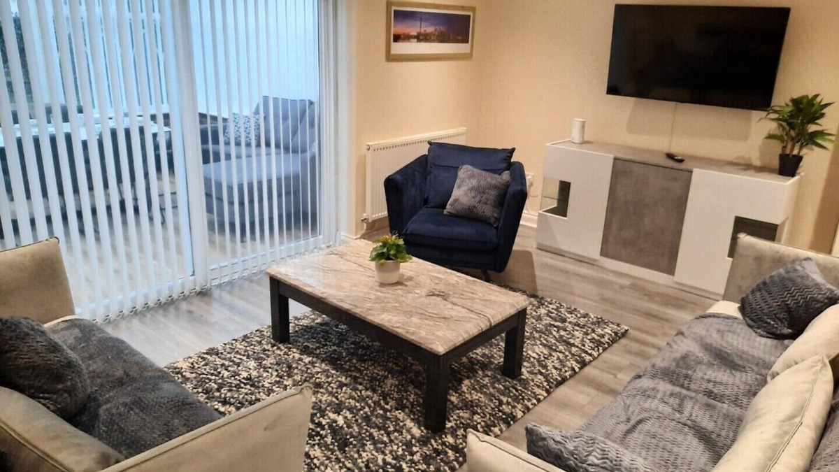 Solihull House | Luxury 5-bed Ensuite house Solihull