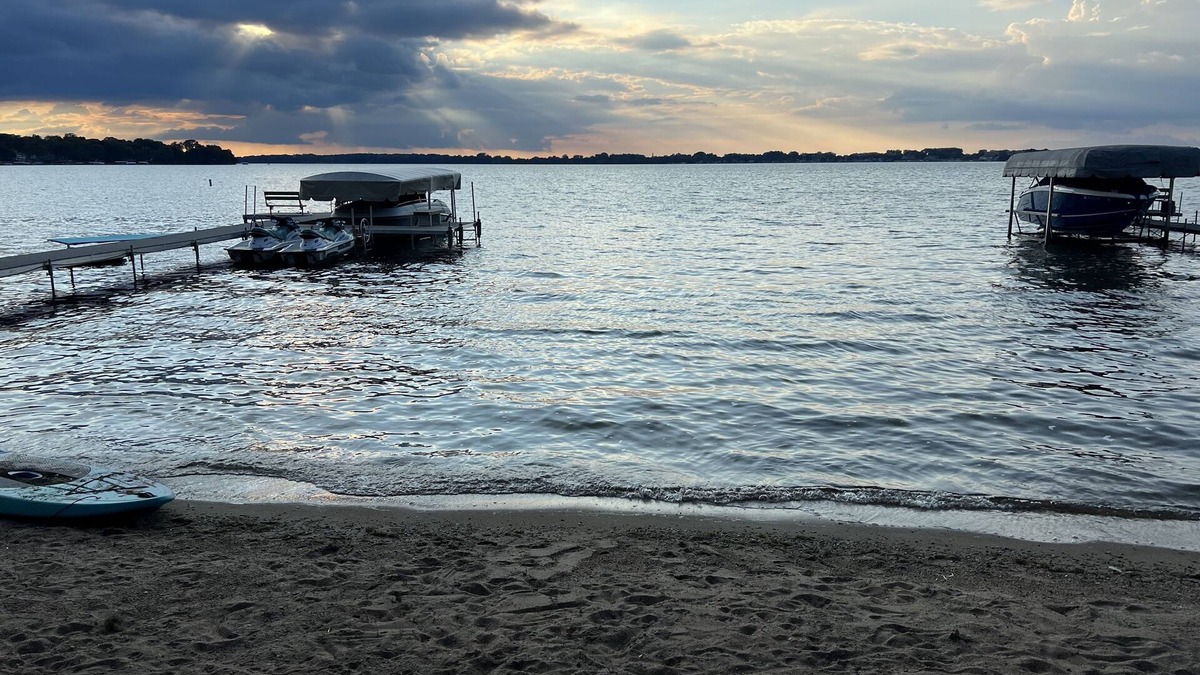 Clear Lake House | Luxury 5-Bed Lakefront, 52-ft Private Sandy Beach