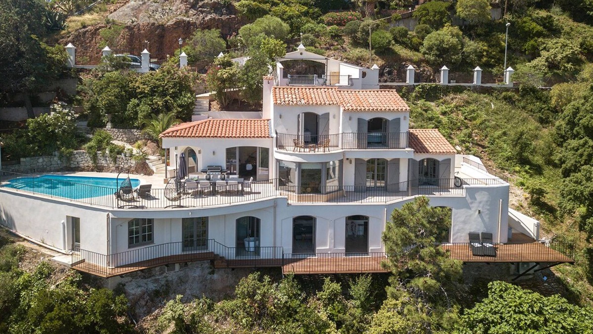 Espero-Pax Villa | Luxury 5 Bedroom Villa with Panoramic views of Cannes and Theoule-Sur-Mer