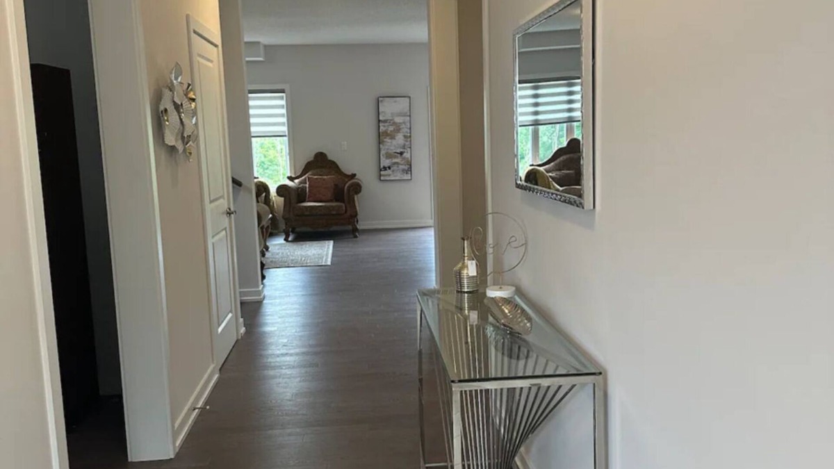 Simcoe House | Luxury 5 bedroom home in Simcoe