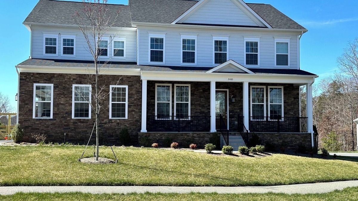 Keswick House | Luxury 5-Bedroom Home - minutes to Wineries, Monticello and downtown Charlottesville