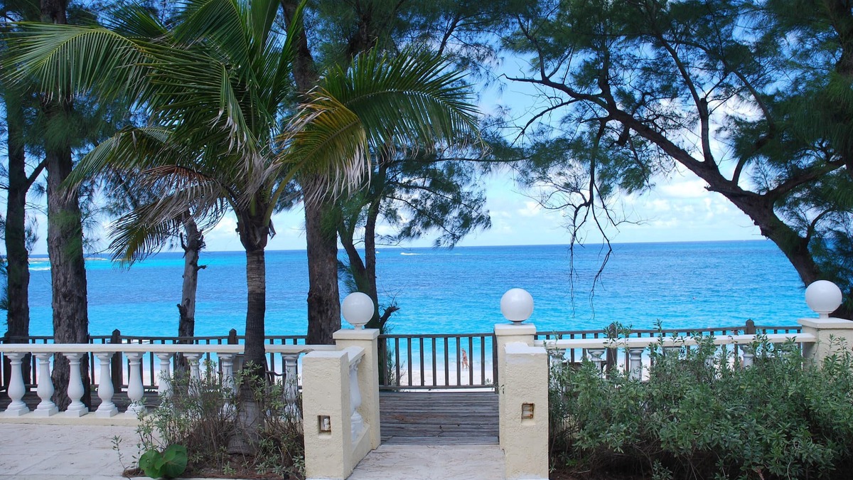 Paradise Island Villa | Luxury 5 Bedroom Ocean Front Villa