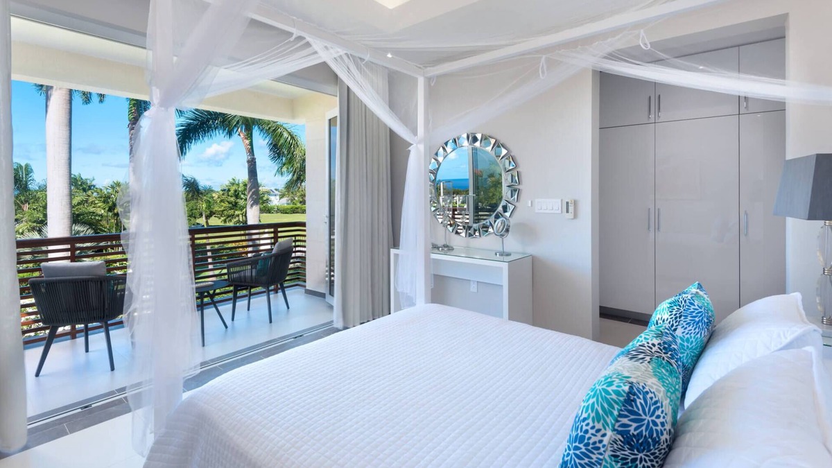 Westmoreland Villa | Luxury 5 Bedroom Seaduced Villa