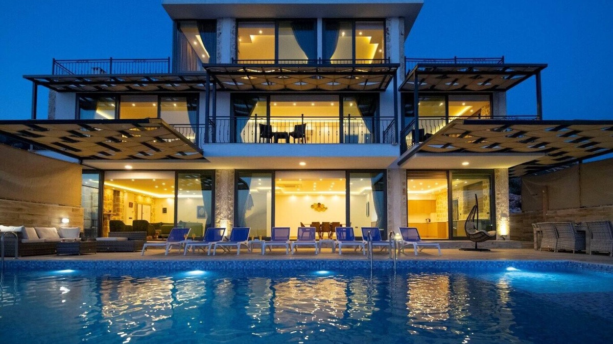 Kas Villa | Luxury 5 bedroom Villa Peaceful location with stunning sea views