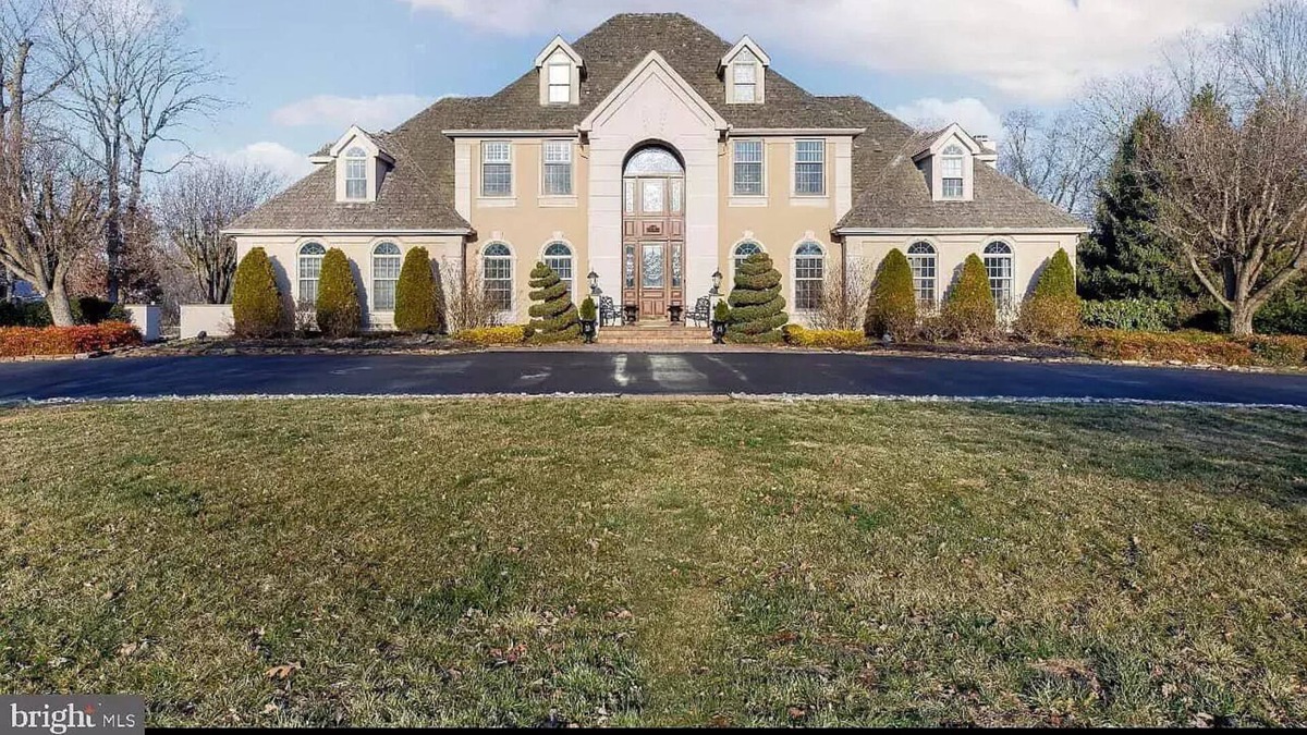 Vineland Villa | Luxury 5 Bedroom Villa w/Pool