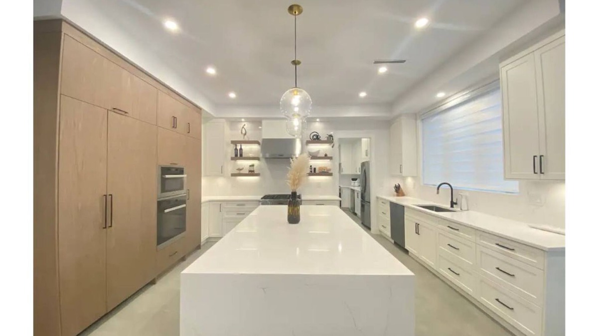 Langley House | Luxury 5 BR home w/pool perfect for a getaway.