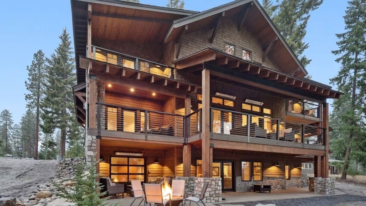 Cle Elum Cabin | Luxury 5 Suite Suncadia Golf Course Hm w Hot Tub, Sauna, Game & Theater Level