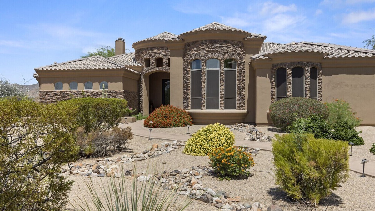 Central Scottsdale Villa | Luxury 5200sf/1 acre Desert Villa w pool/spa/mountain views
