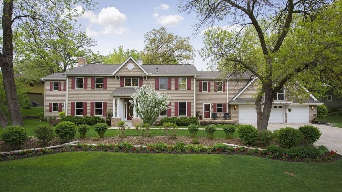 Golden Valley House | Luxury 5500 Sq ft Executive Home