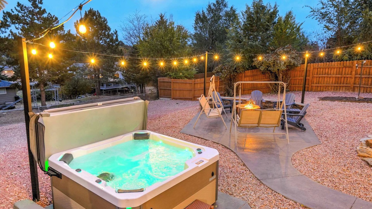 Northeast Colorado Springs House | Luxury 5BD CO Retreat,Hot Tub,Fire Table,Mtn Views