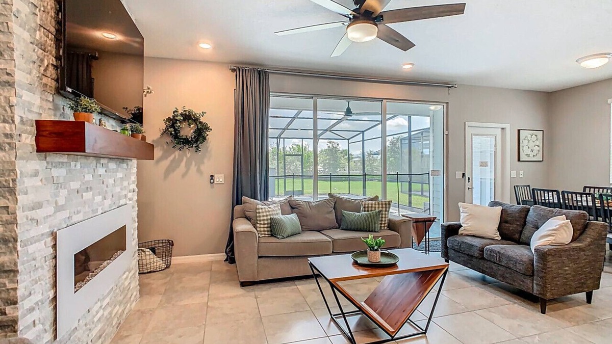 Davenport House | Luxury 5BR Disney Villa w/Pool + Resort Amenities