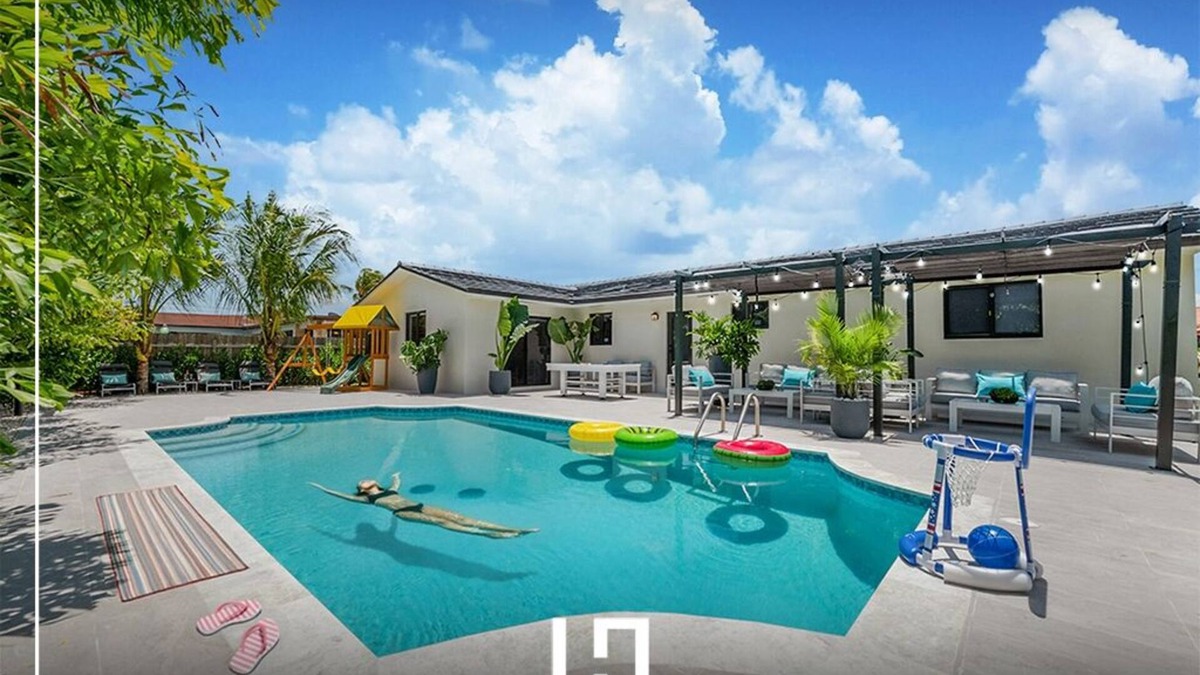 University Park House | Luxury 5BR Getaway w/Pool, Games & BBQ Fun