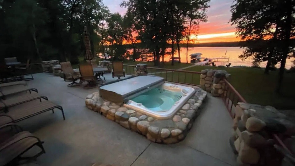 Park Rapids House | Luxury 5BR Lake Front Home | 5 Bed, 4.5 Bath