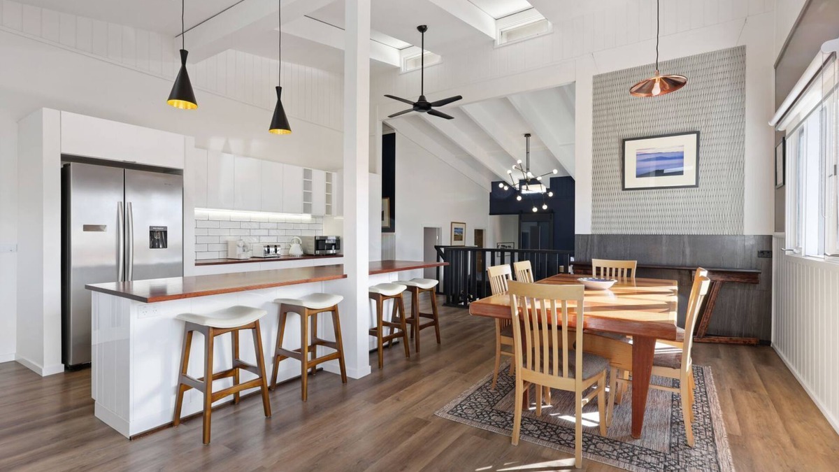Merrijig House | Luxury 5BR Mountain Home - Mt Buller Views