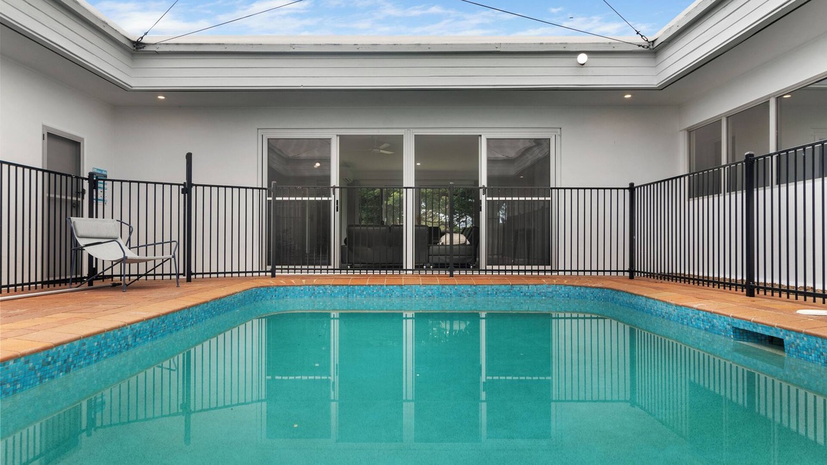 Annandale House | Luxury 5BR Riverside Retreat