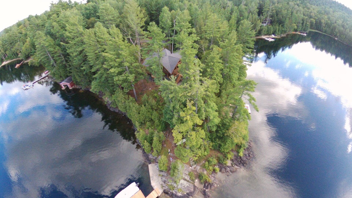 Lac-McGregor House | Luxury 6 bedroom house on McGregor Lake