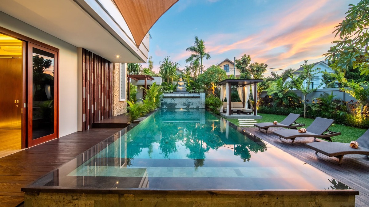 Taman Griya Villa | Luxury 6 bedroom villa private pool near Uluwatu Bingin surfing beach Jimbaran