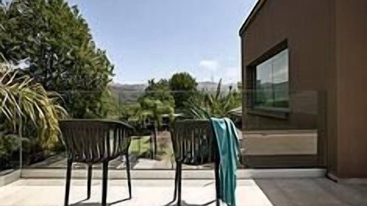 Alikianos Villa | Luxury 6 bedroom villa private heated pool