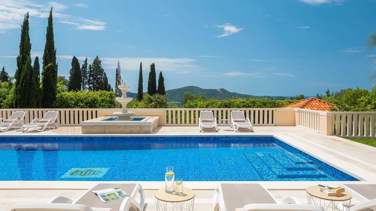 Trsteno Villa | Luxury 6-BR villa for 12, with heated pool, close to the sea