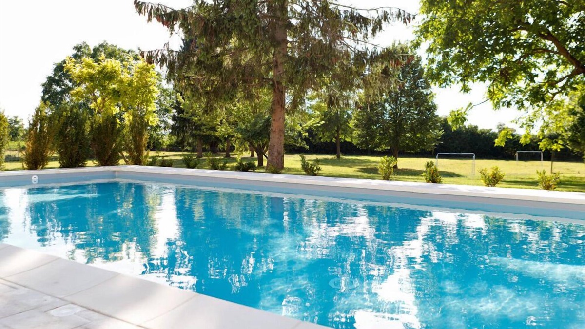 Saunieres House | Luxury. 6 suites, heated pool, sauna, hammam, fitness.