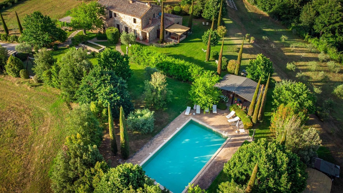 Citta della Pieve House | Luxury 6BR Villa with Heated Pool, Wine Tastings & Cooking Classes