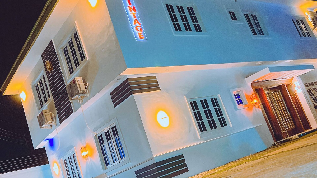 Ibadan House | LUXURY 7 BEDROOMS ENTIRE HOUSE ACCOMODATION IN IBADAN, OYO STATE