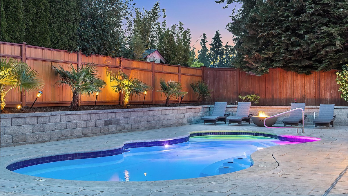Edmonds Villa | Luxury 8 beds Villa with Private Heated Pool & Resort Amenities