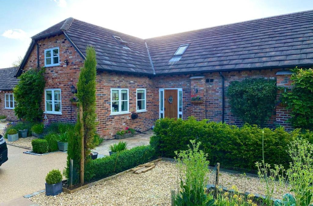 Macclesfield House | Luxury Accom with Pool Henbury Macclesfield