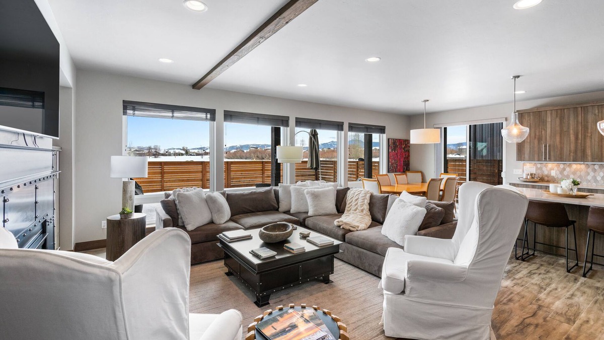 Bozeman House | Luxury Accommodations on the Park with Big Mountain Views