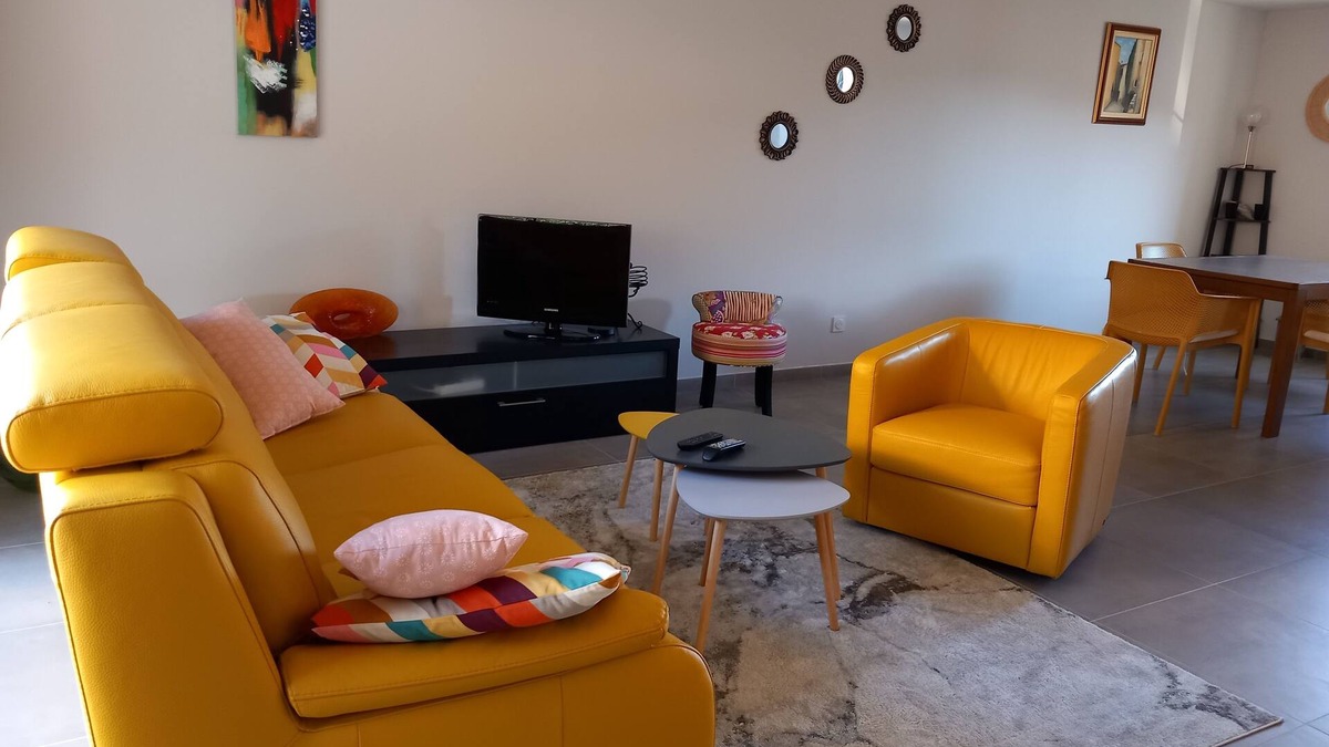 Gigondas House | Luxury air-conditioned house with swimming pool in the heart of Gigondas!