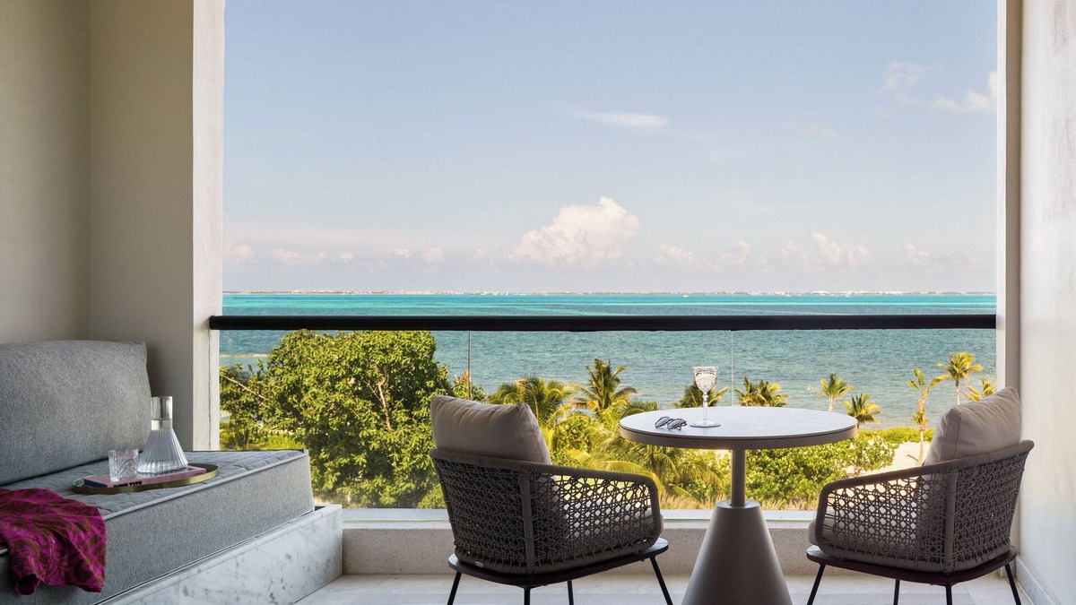 Puerto Juarez Hotel | Luxury All-Inclusive Escape: Walk to Beach, Water Park, Pools & Spa