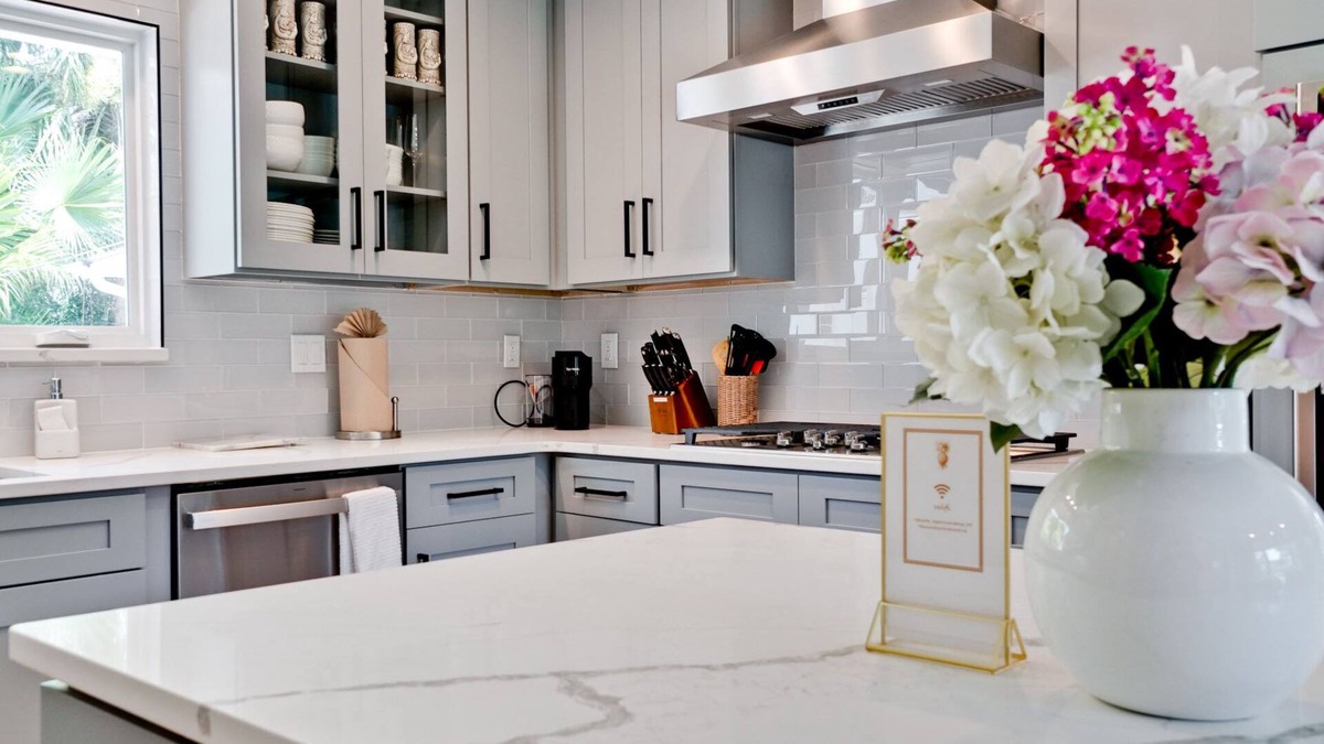 River District House | Luxury along Manatee River, close to Anna Maria beaches, heated pool & spa!