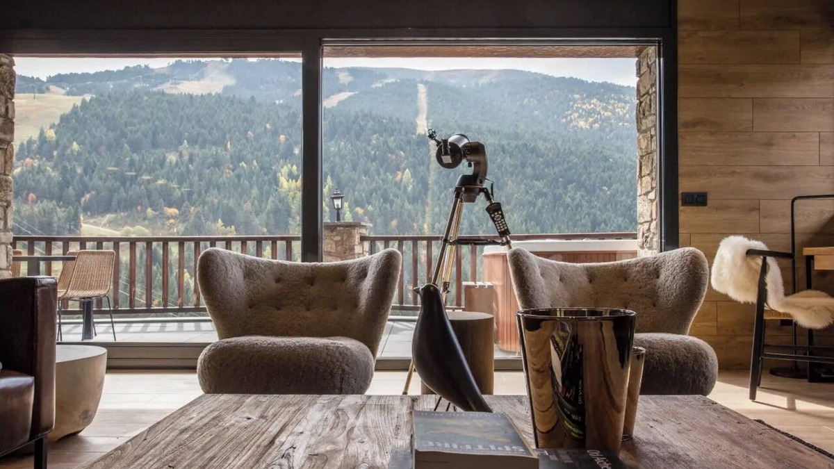 Soldeu Apartment | Luxury Alpine Residence with Hot Tub