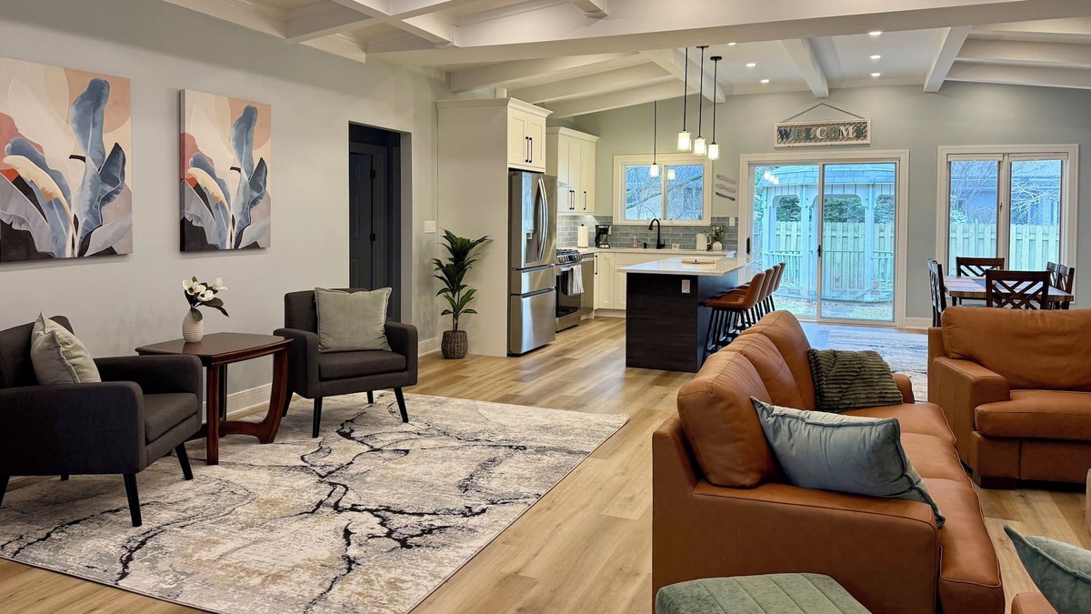 Darien House | Luxury and Cozy Family Home